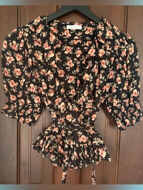 DOEN Viola wrap top in Black Poppy Sz S